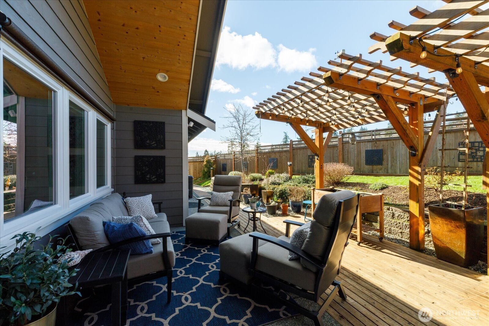 4890 Haines Road , Freeland, WA 98249