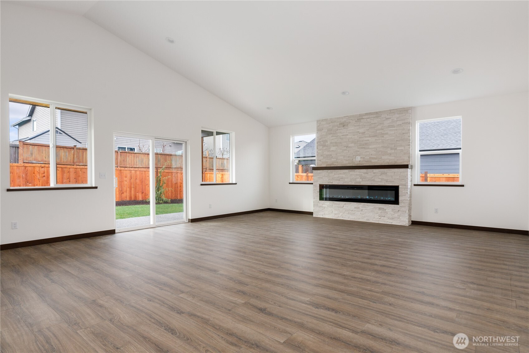 865 NW Shire Street , Oak Harbor, WA 98277