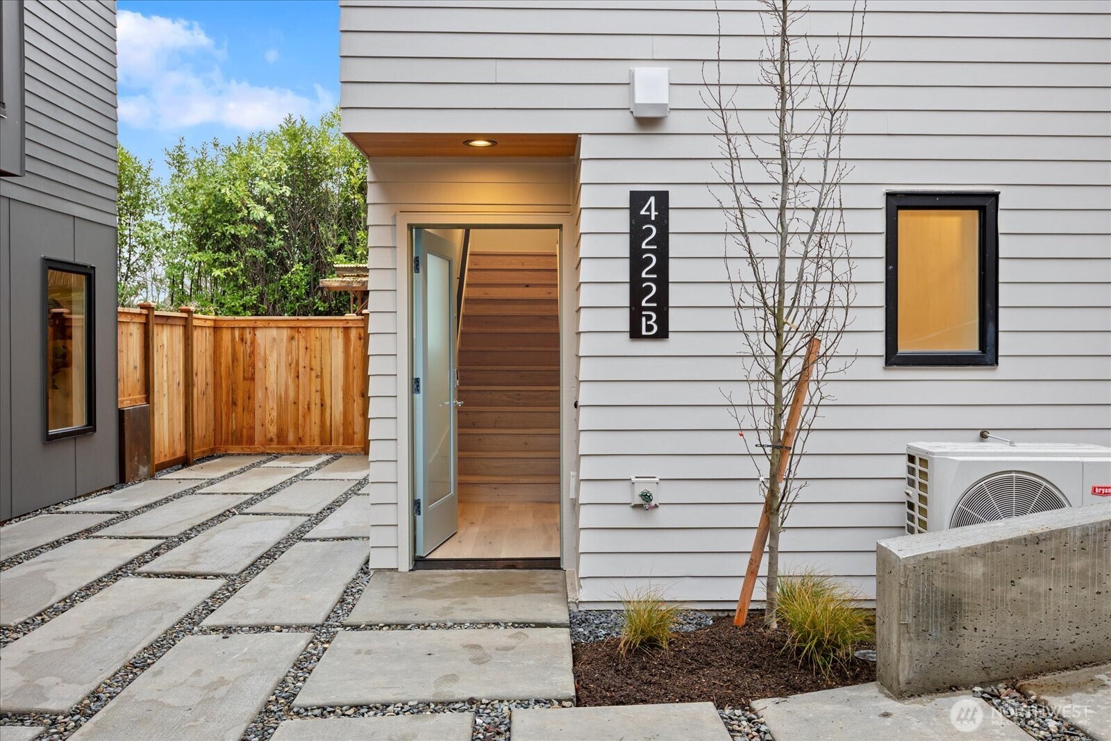 4222 Meridian Avenue N #B, Seattle, WA 98103