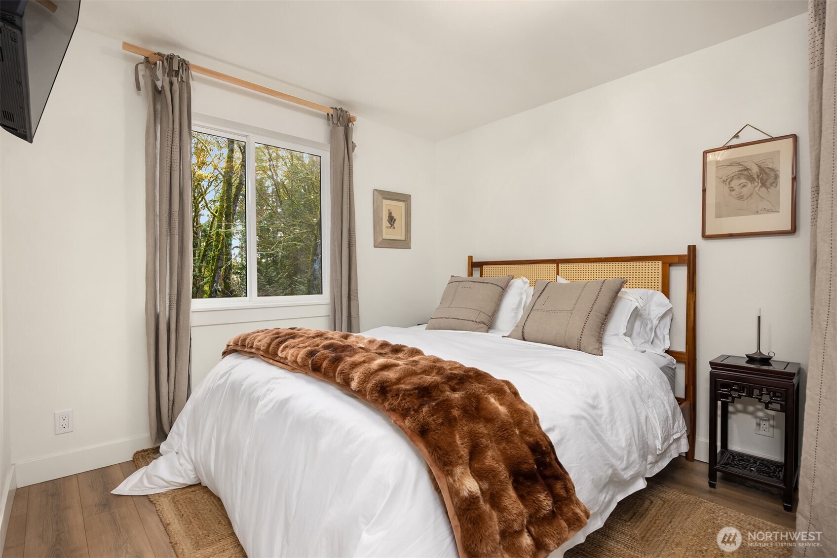 1524 Toe Jam Hill Road NE, Bainbridge Island, WA 98110