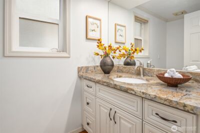 8550 NE 28th Street , Hunts Point, WA 98004 - Photo 22