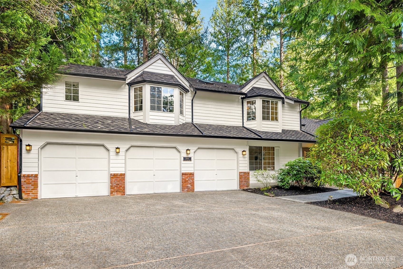 2048 213th Avenue NE, Sammamish, WA 98074