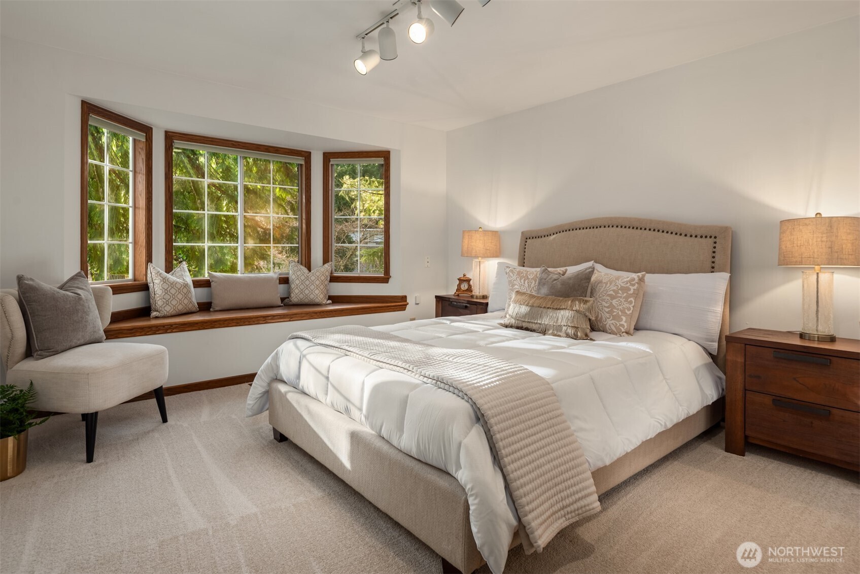 2048 213th Avenue NE, Sammamish, WA 98074