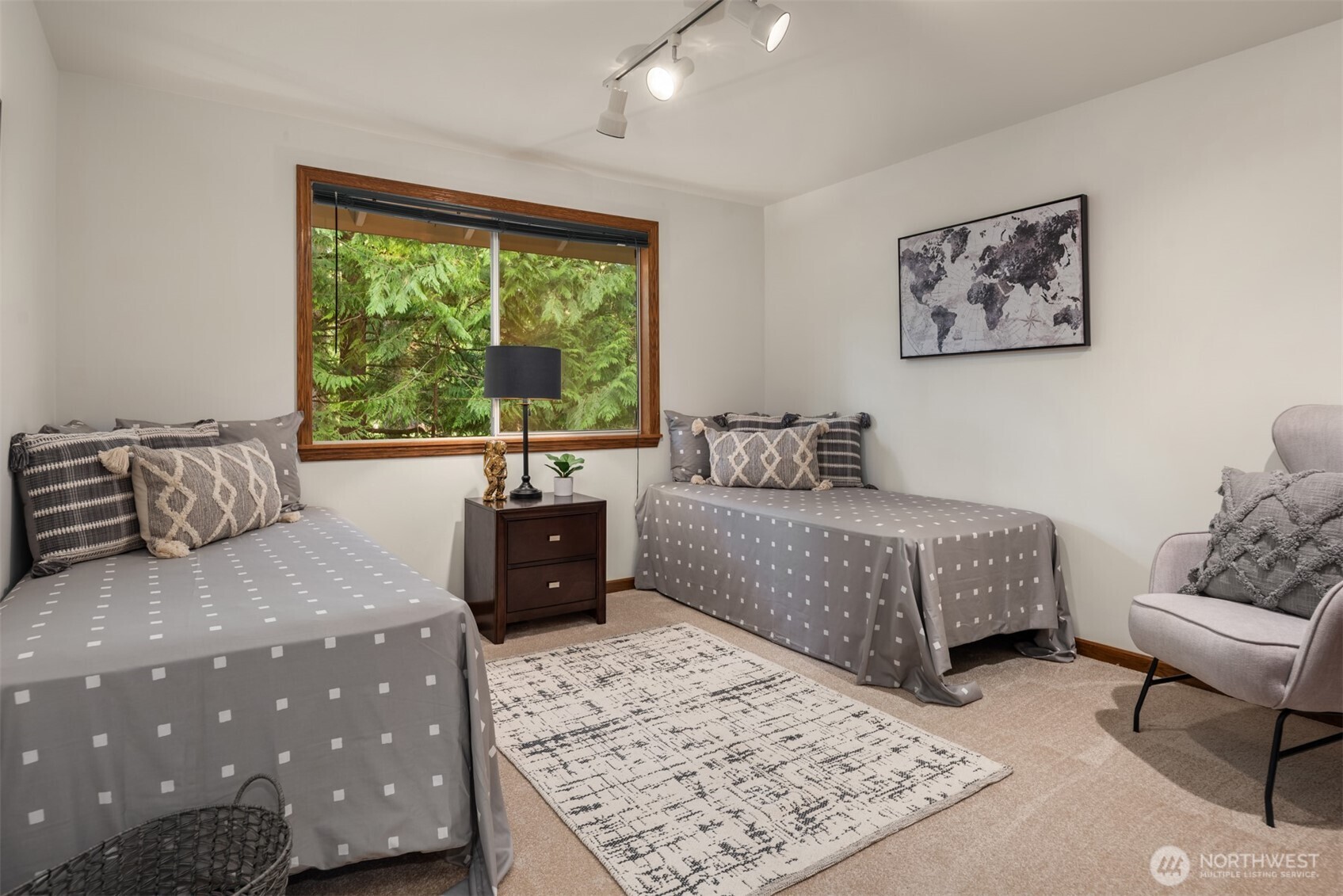 2048 213th Avenue NE, Sammamish, WA 98074