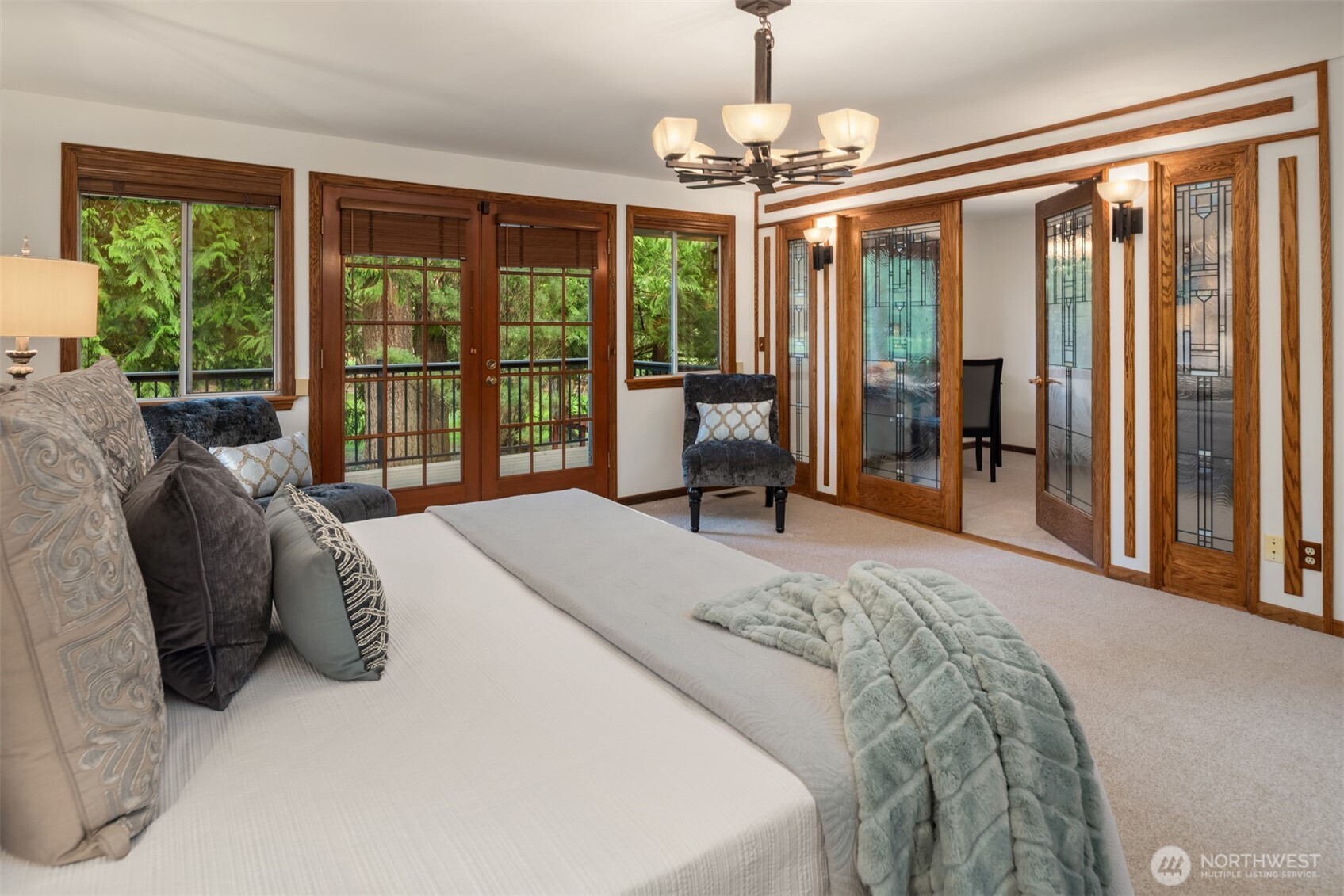 2048 213th Avenue NE, Sammamish, WA 98074