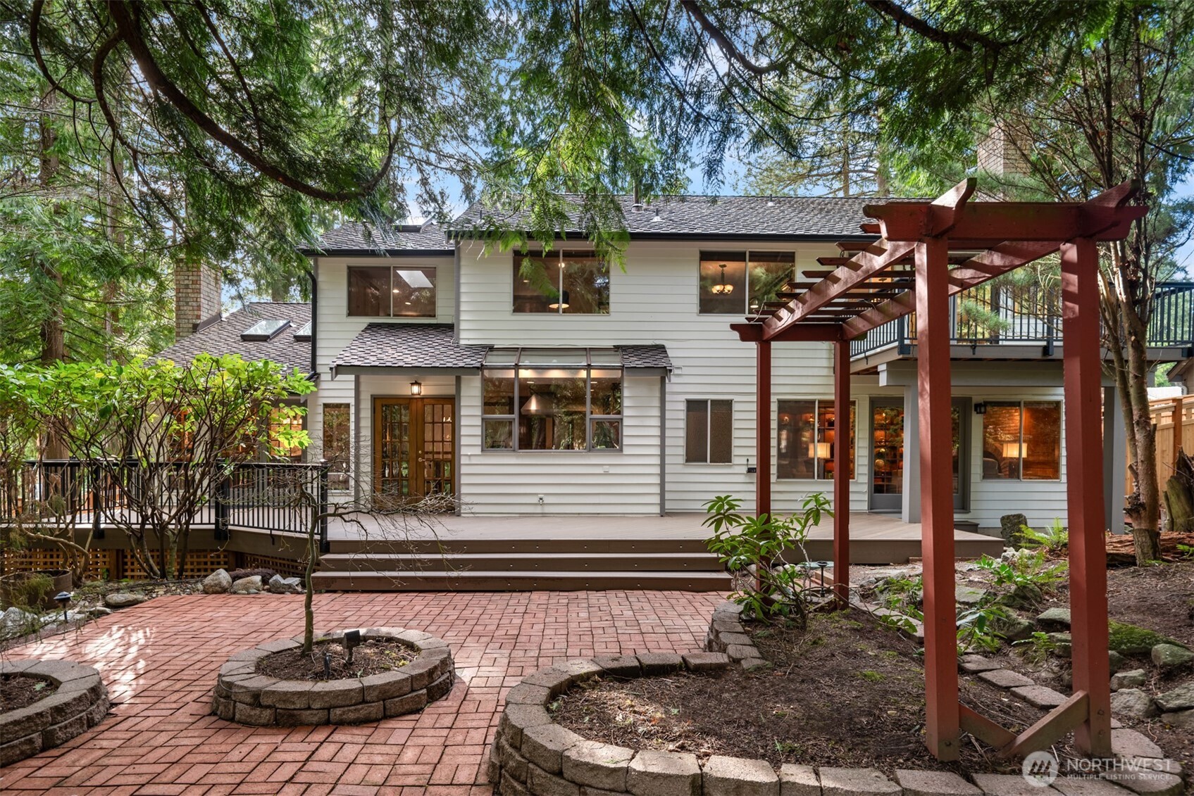 2048 213th Avenue NE, Sammamish, WA 98074