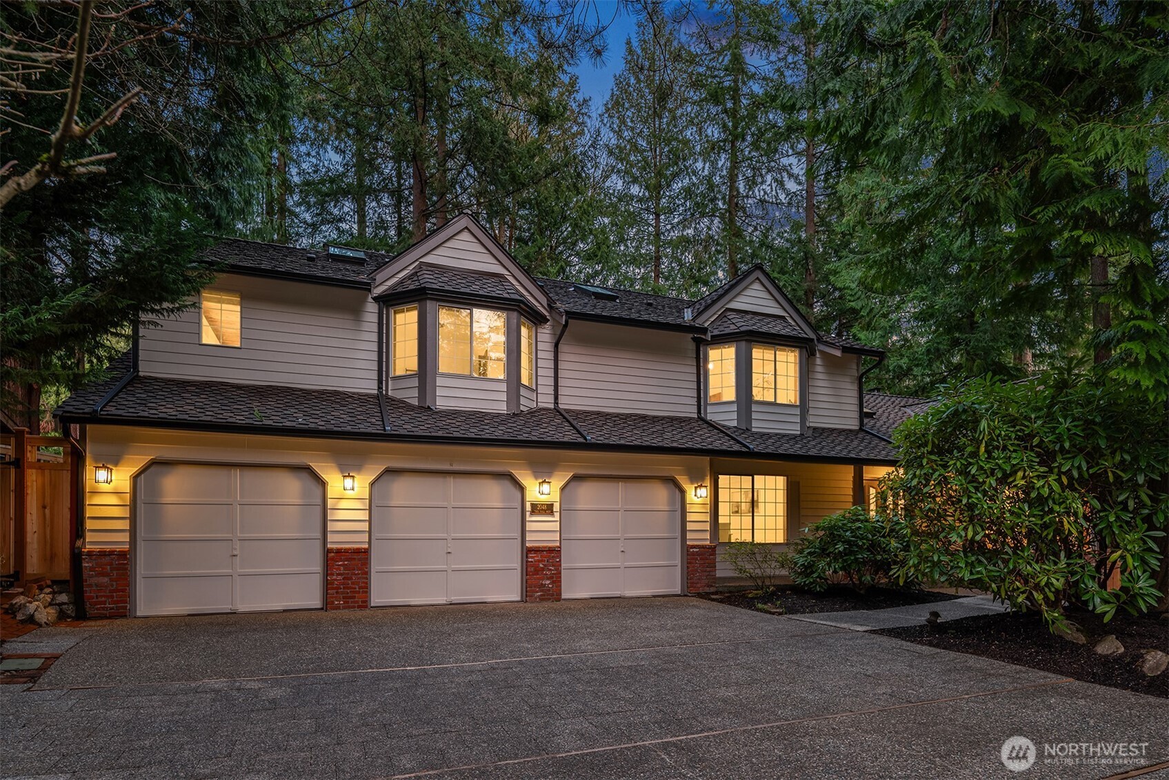 2048 213th Avenue NE, Sammamish, WA 98074