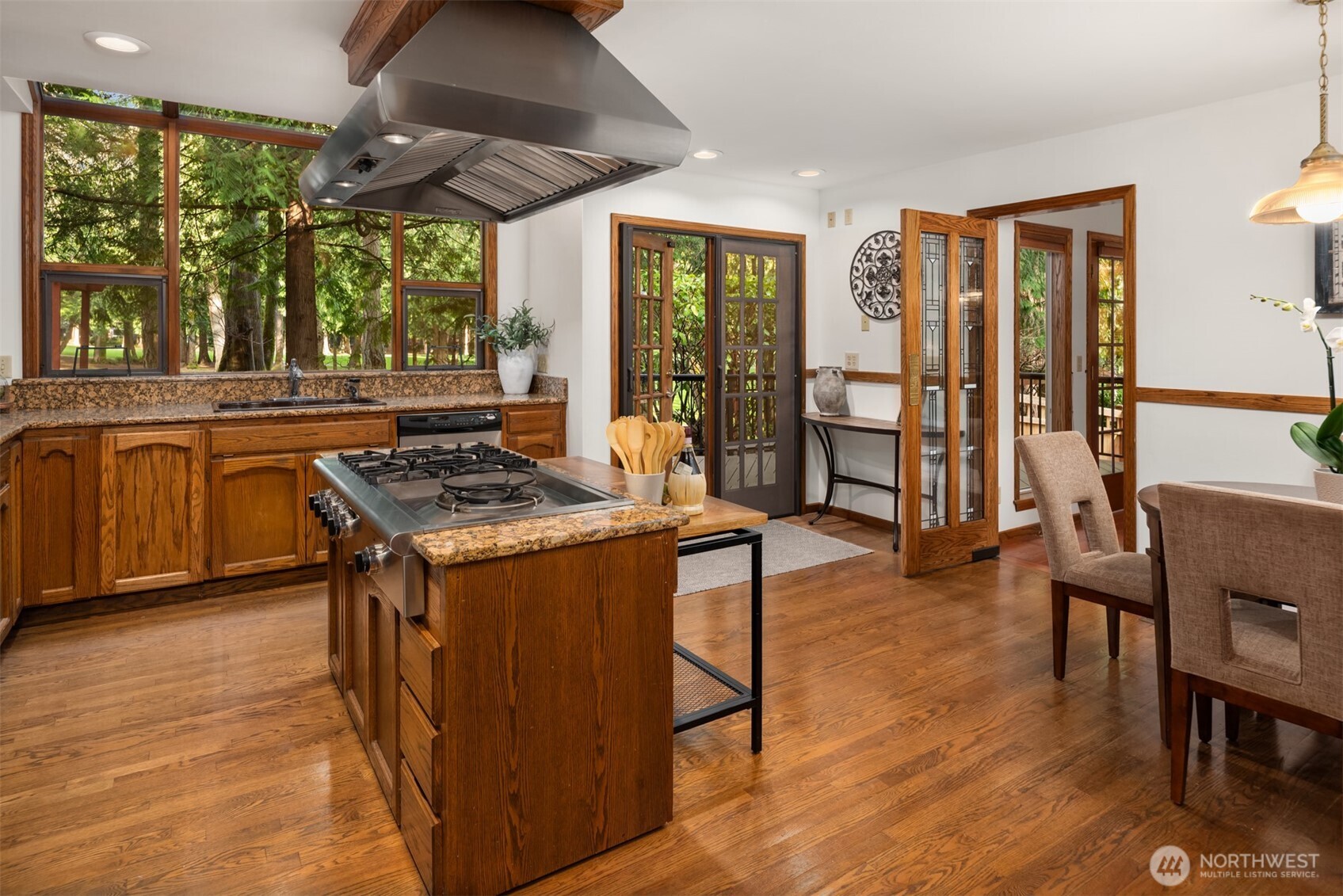 2048 213th Avenue NE, Sammamish, WA 98074