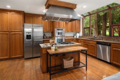 2048 213th Avenue NE, Sammamish, WA 98074 - Photo 9