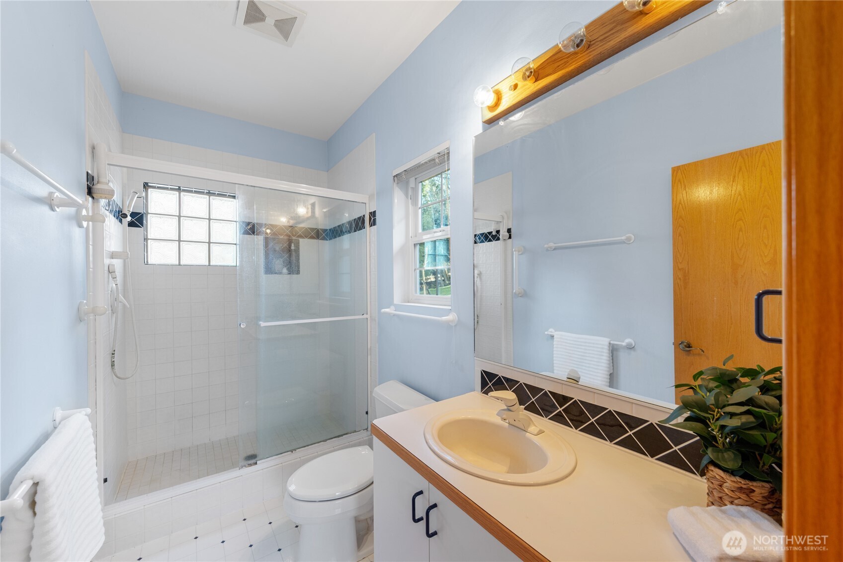 2337 West Beach Road , Oak Harbor, WA 98277