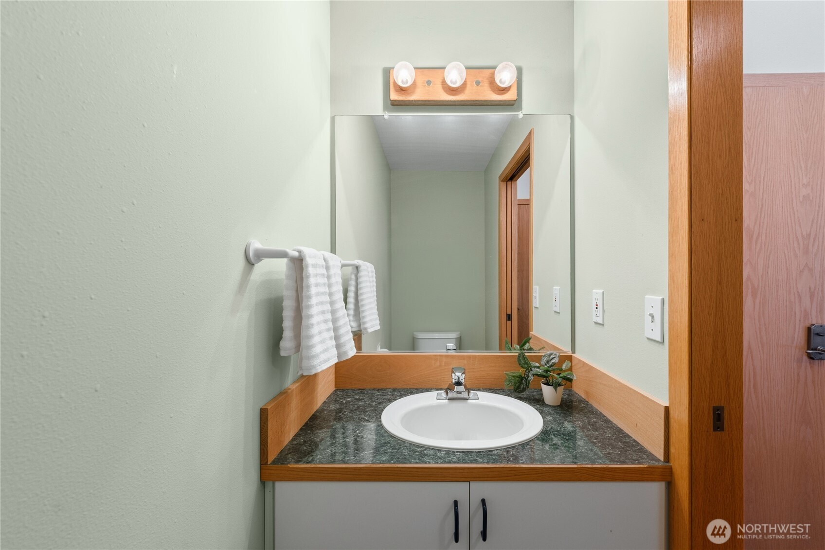 2337 West Beach Road , Oak Harbor, WA 98277