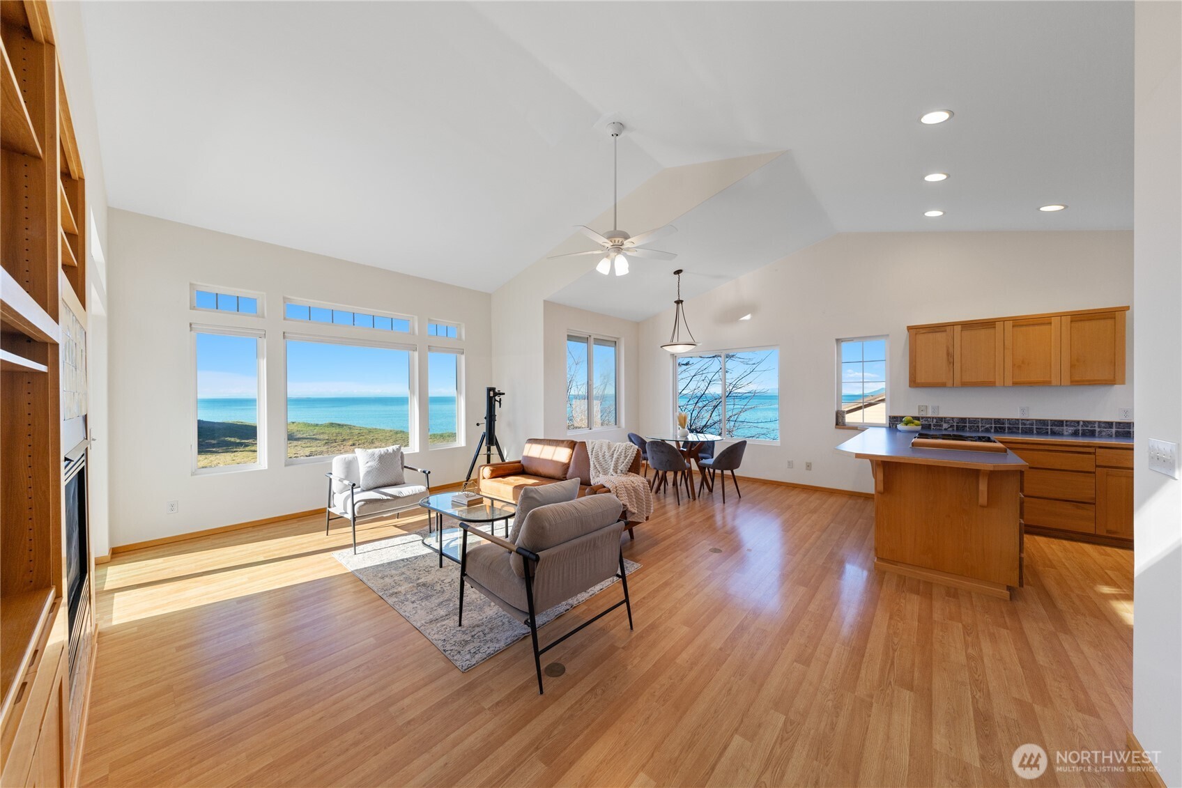 2337 West Beach Road , Oak Harbor, WA 98277