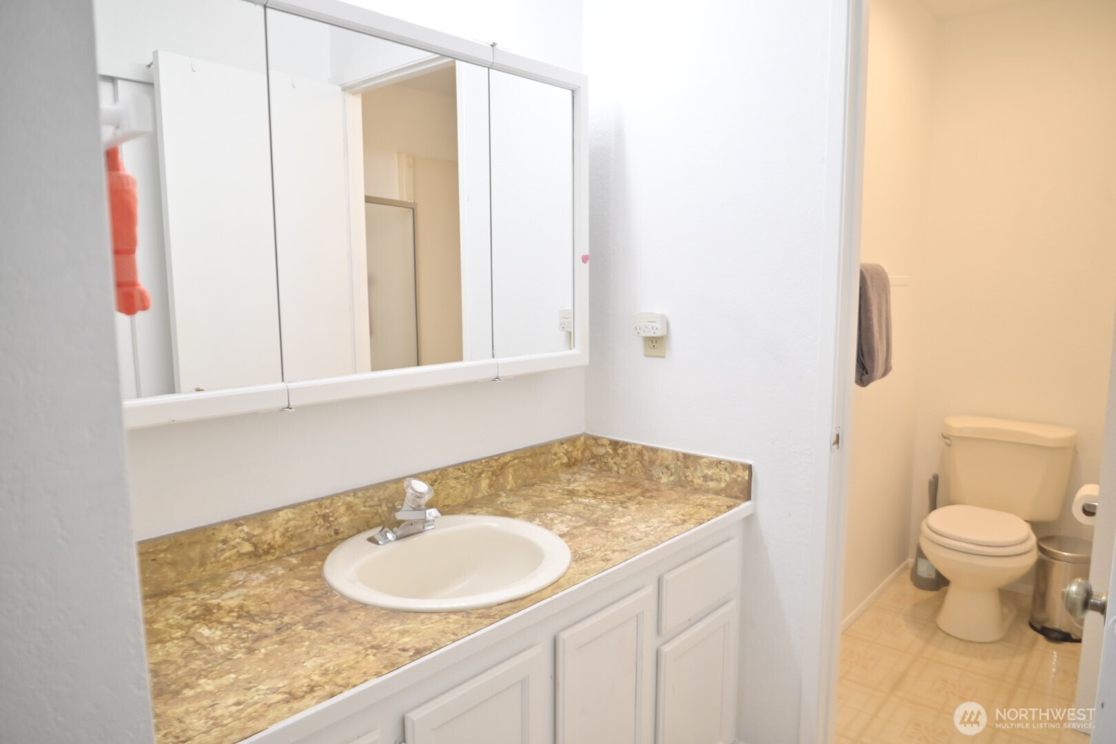 15624 8th Avenue SW #c, Burien, WA 98166