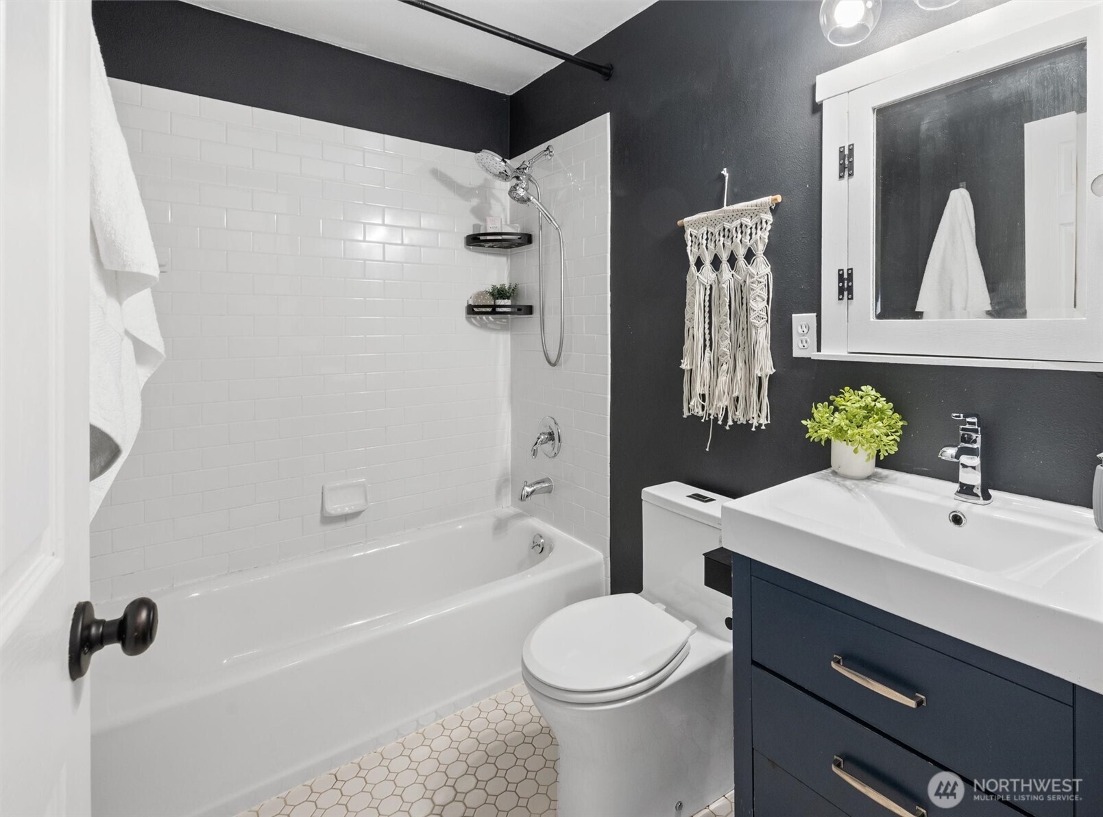 3912 S Findlay Street , Seattle, WA 98118