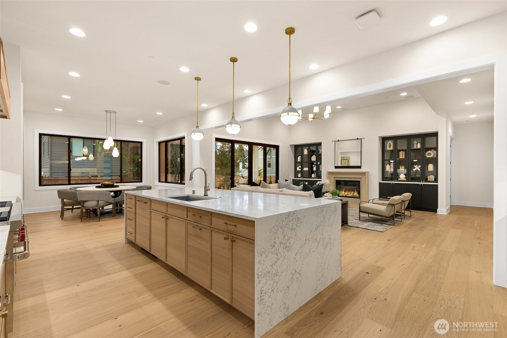 836 130th Avenue NE, Bellevue, WA 98005