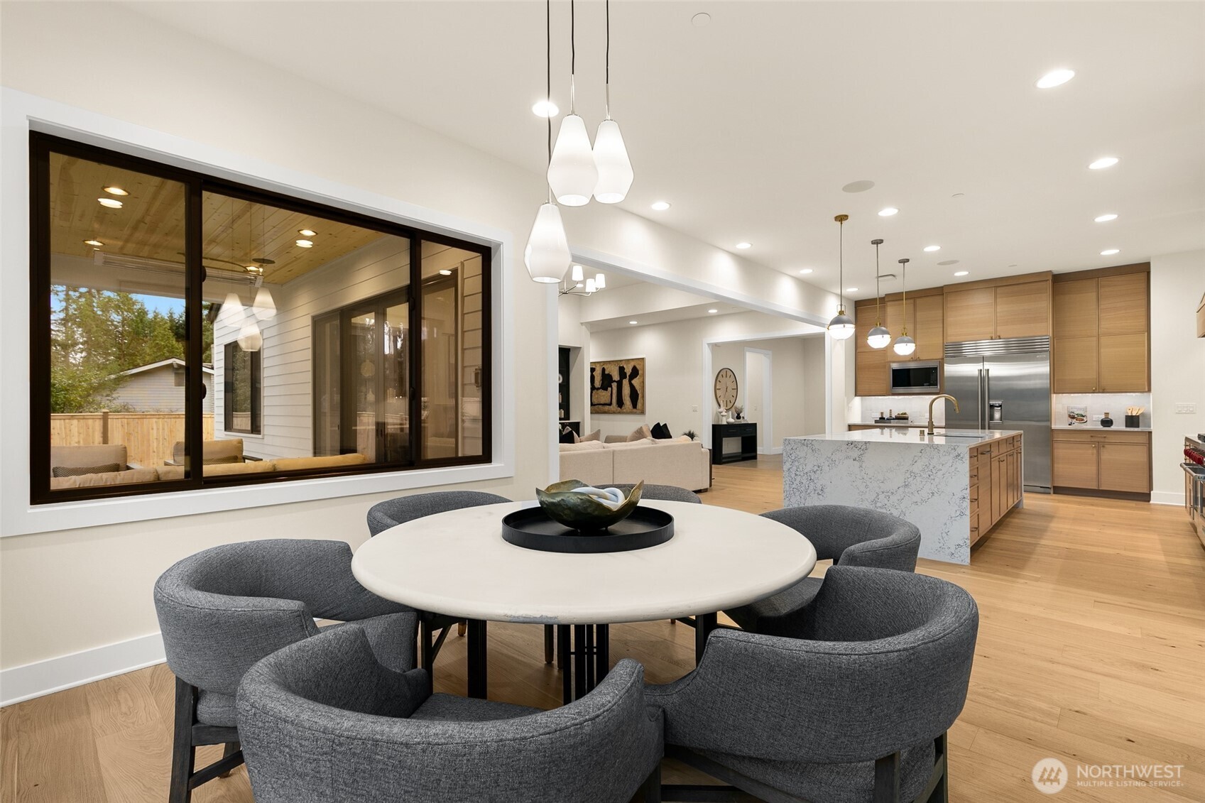 836 130th Avenue NE, Bellevue, WA 98005