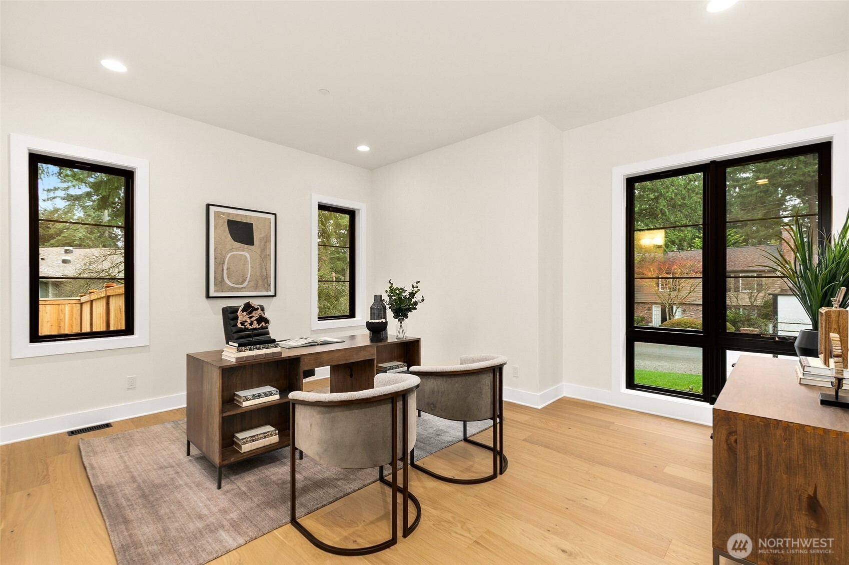 836 130th Avenue NE, Bellevue, WA 98005