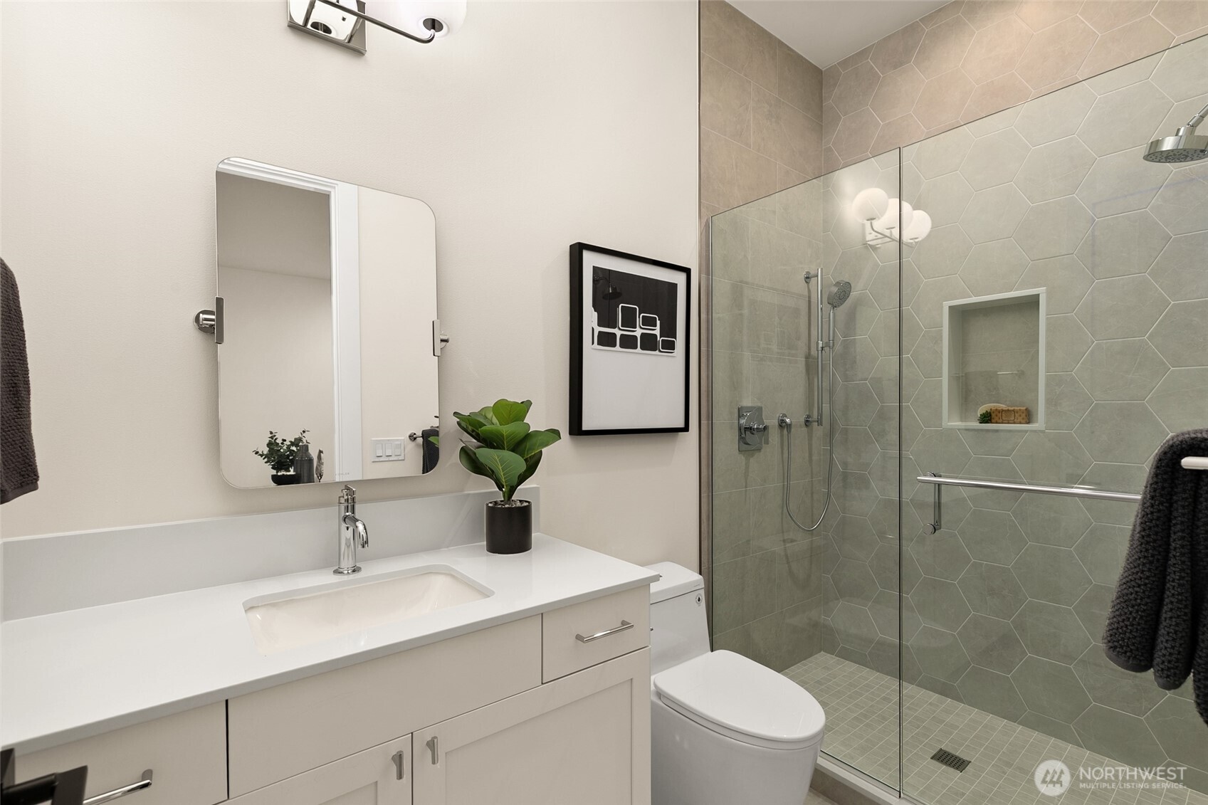 836 130th Avenue NE, Bellevue, WA 98005