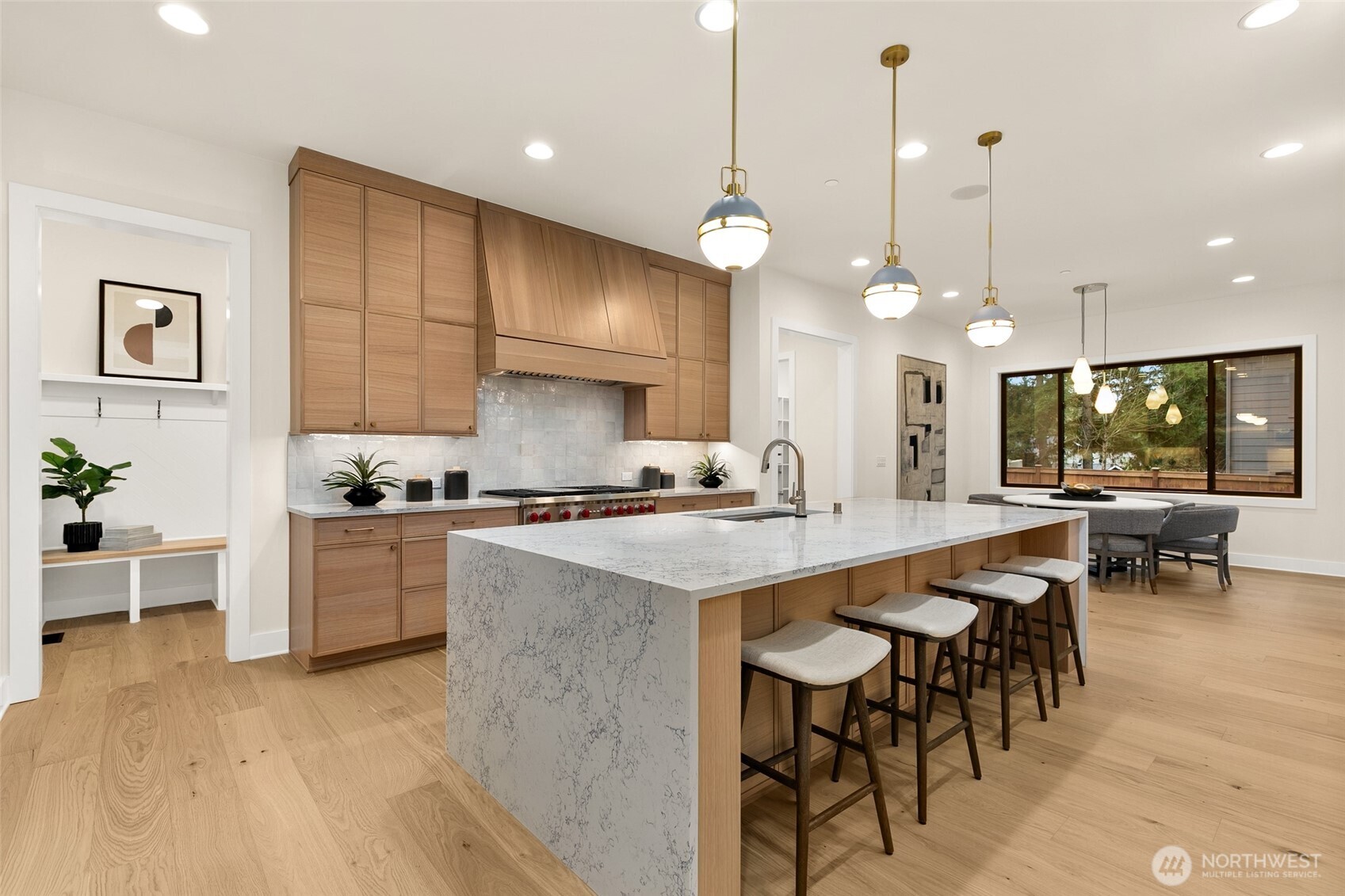 836 130th Avenue NE, Bellevue, WA 98005