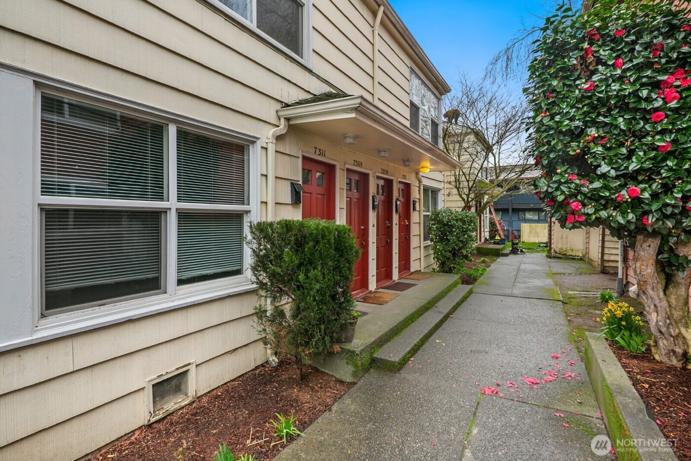 7311 Woodlawn Avenue NE, Seattle, WA 98115-5871