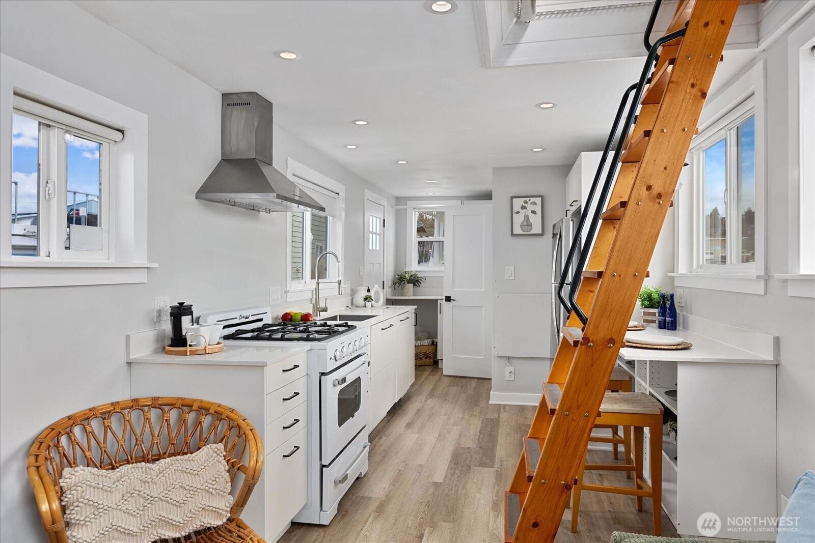 1080 W Ewing Street #E5, Seattle, WA 98119