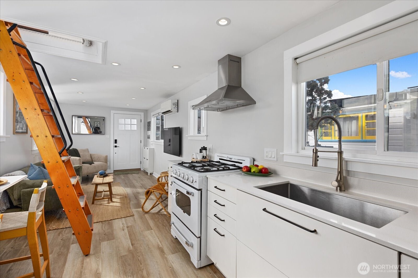 1080 W Ewing Street #E5, Seattle, WA 98119