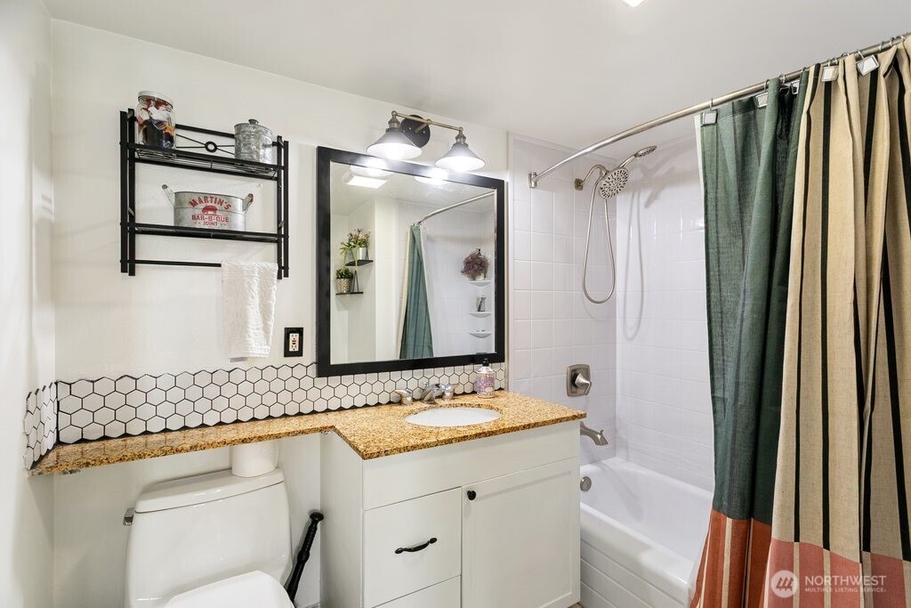 4831 Fauntleroy Way SW #206, Seattle, WA 98116