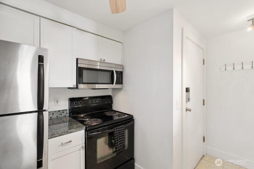 4831 Fauntleroy Way SW #206, Seattle, WA 98116