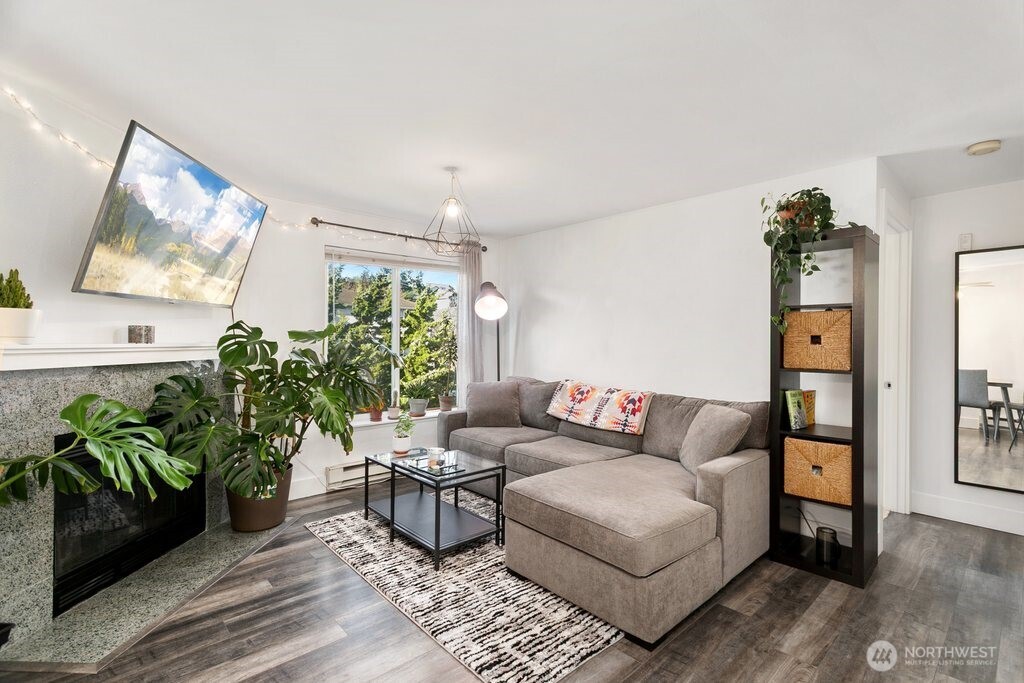 4831 Fauntleroy Way SW #206, Seattle, WA 98116