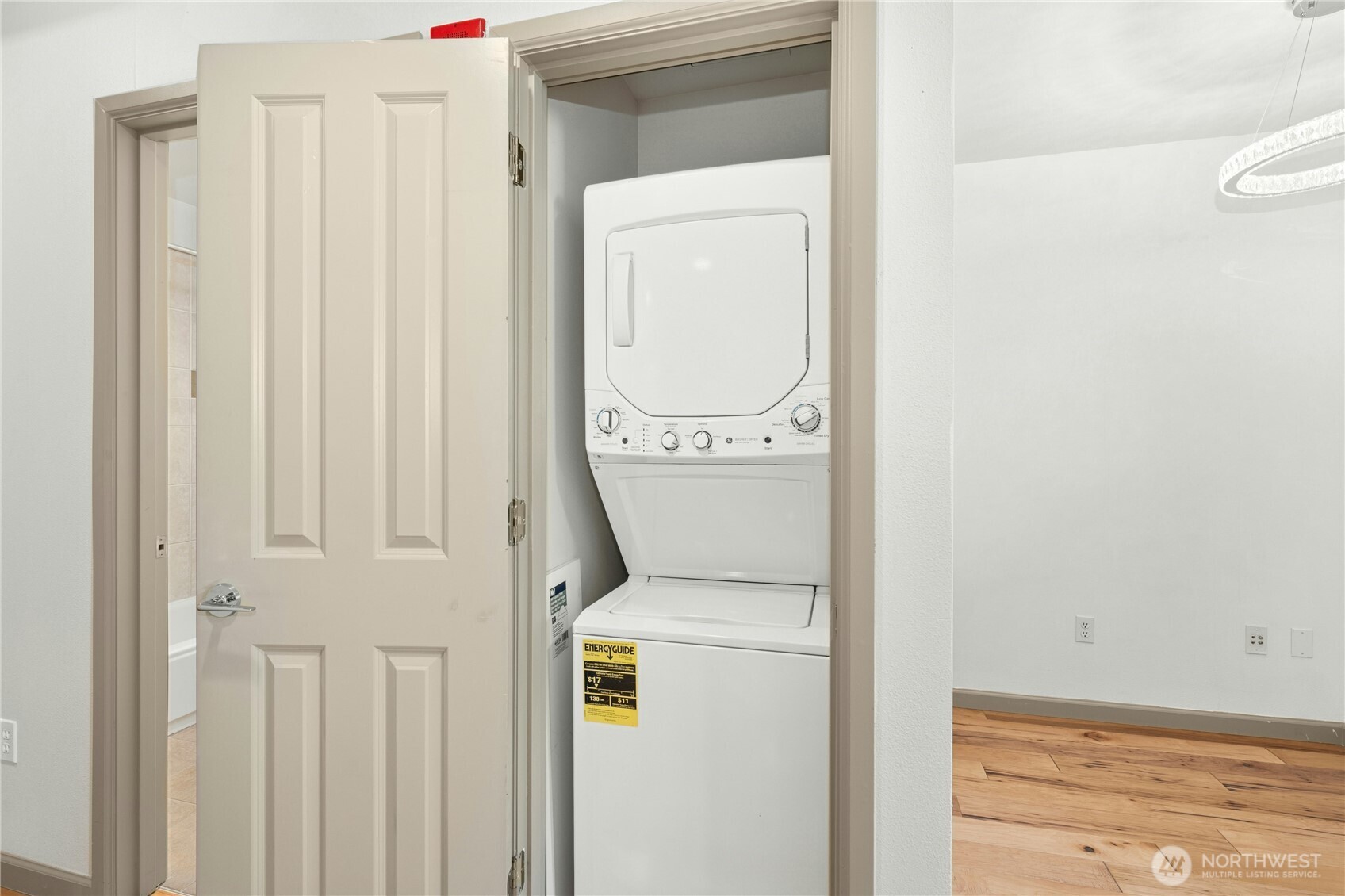 2319 1st Avenue #503, Seattle, WA 98121