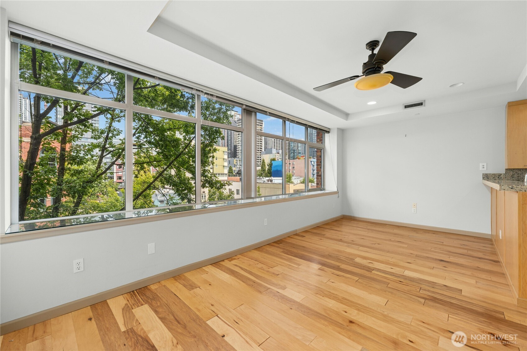 2319 1st Avenue #503, Seattle, WA 98121