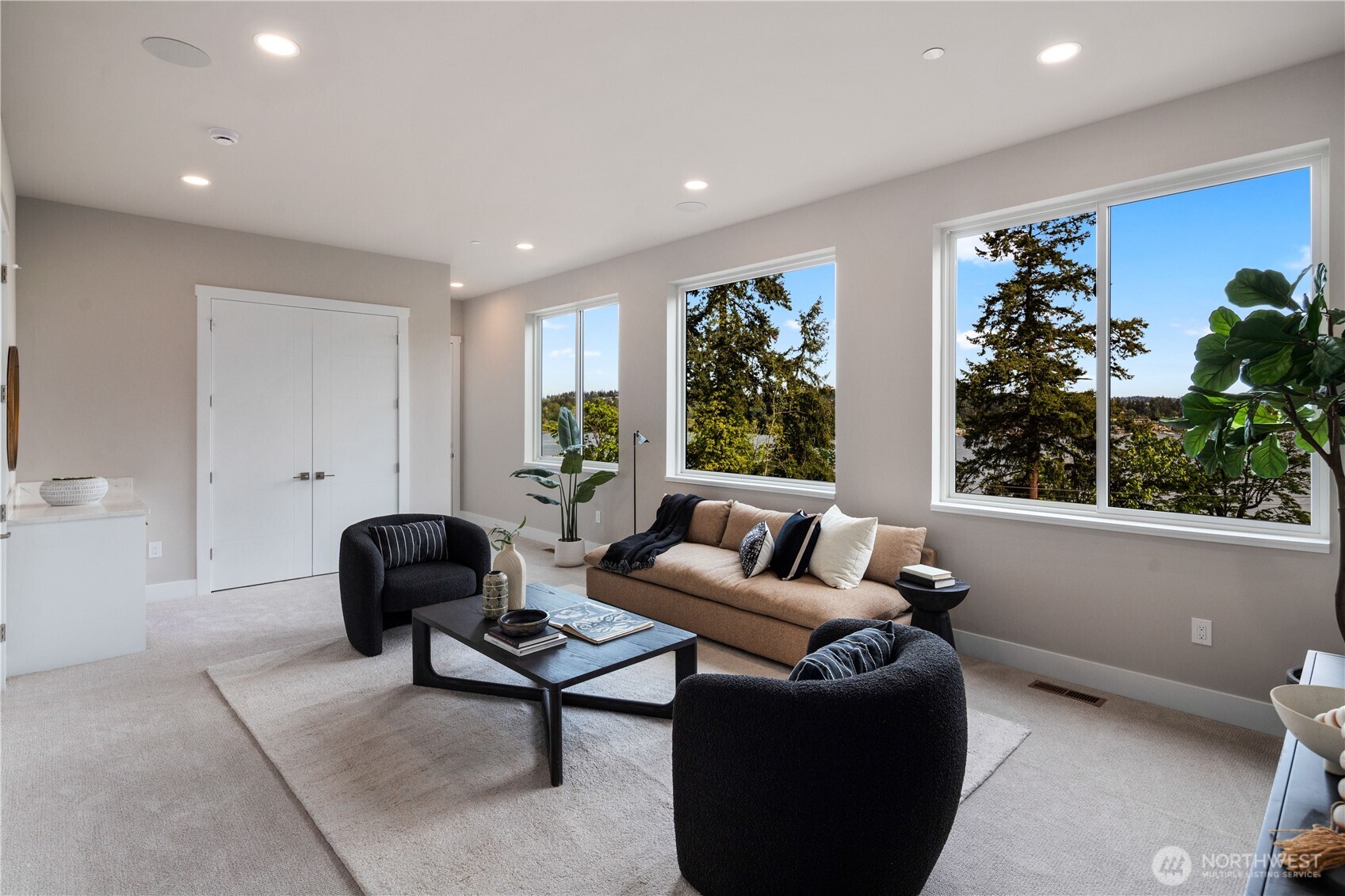 8814 NE Juanita Drive , Kirkland, WA 98034