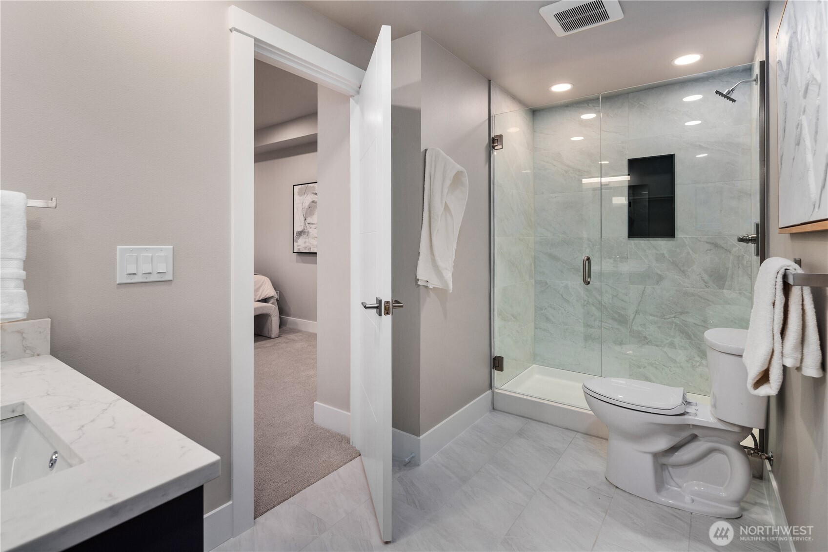 8814 NE Juanita Drive , Kirkland, WA 98034