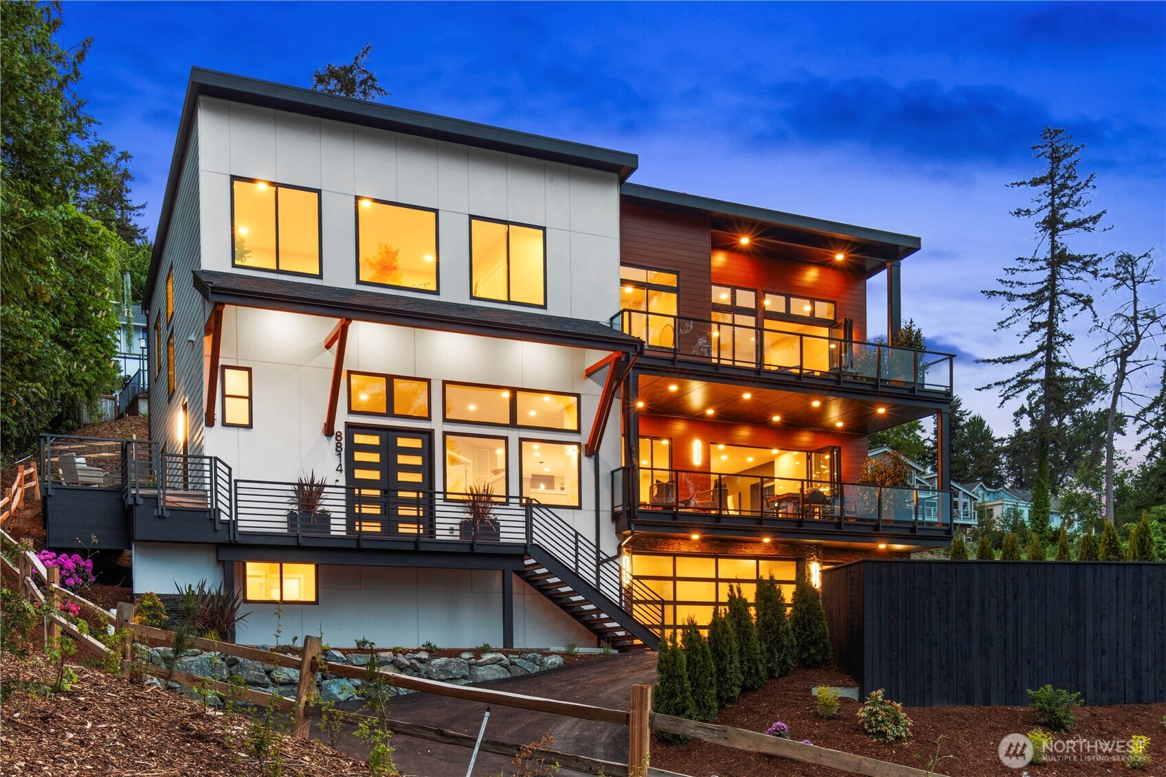 8814 NE Juanita Drive , Kirkland, WA 98034