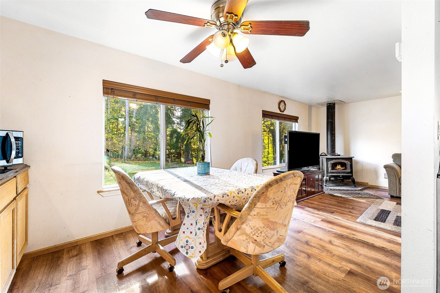 38013 26th Avenue S, Roy, WA 98580