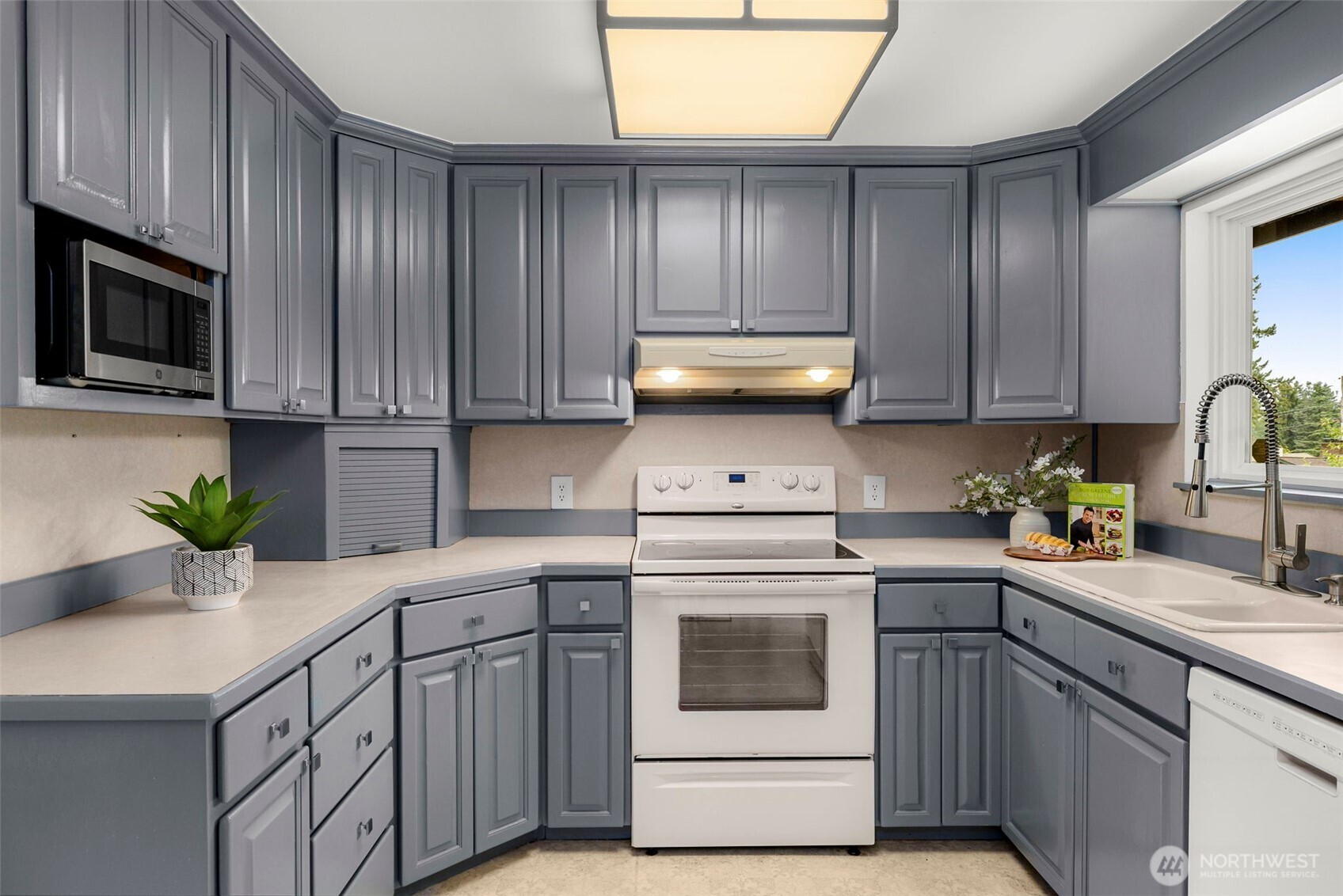 2520 166th Avenue NE, Bellevue, WA 98008