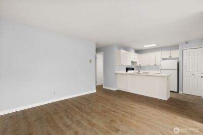 3660 Whitman Avenue N, Seattle, WA 98103-8768 - Photo 12