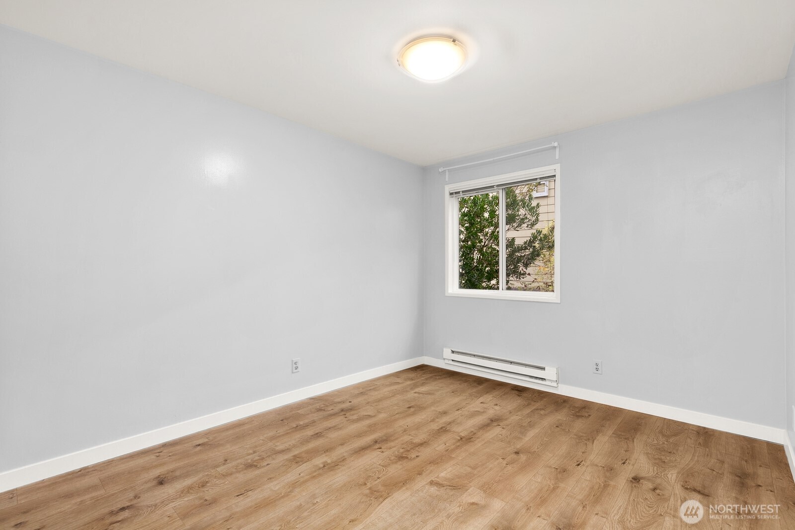 3660 Whitman Avenue N, Seattle, WA 98103-8768