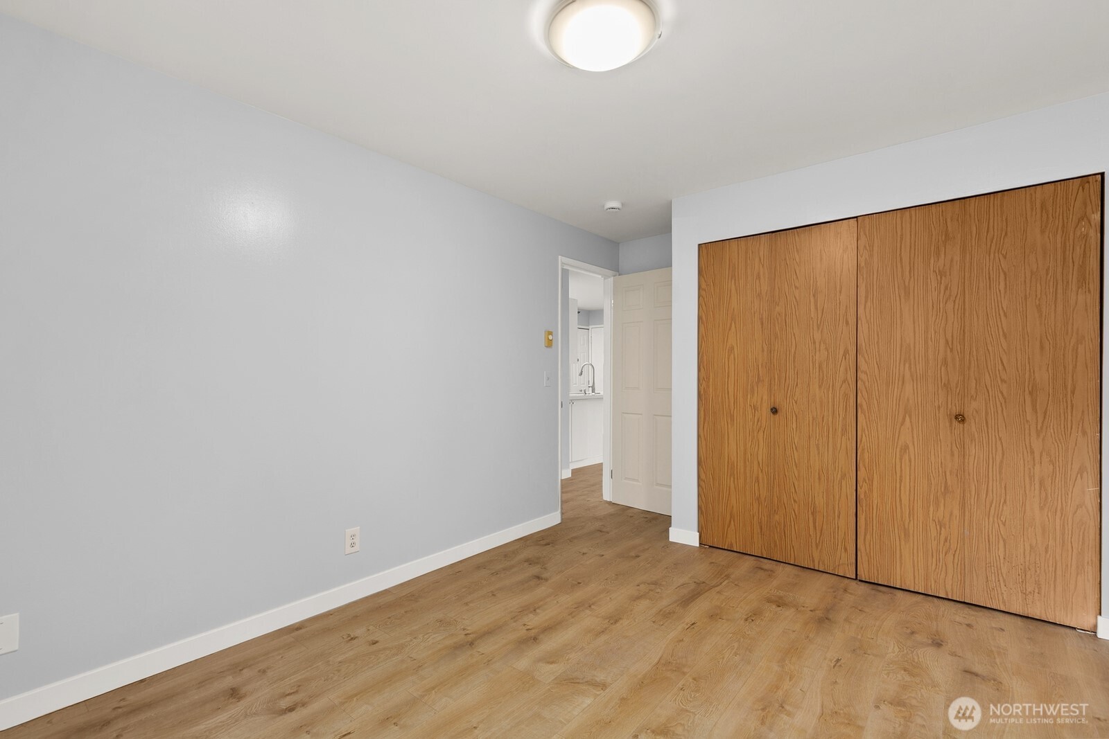 3660 Whitman Avenue N, Seattle, WA 98103-8768