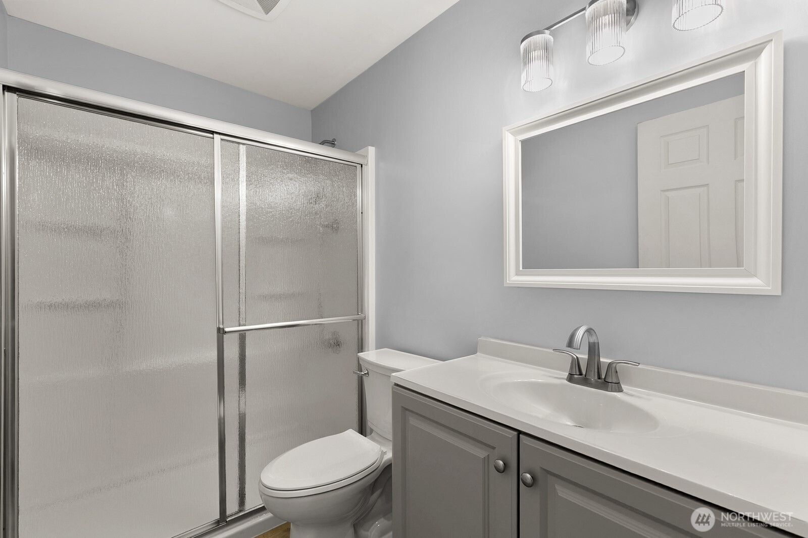 3660 Whitman Avenue N, Seattle, WA 98103-8768