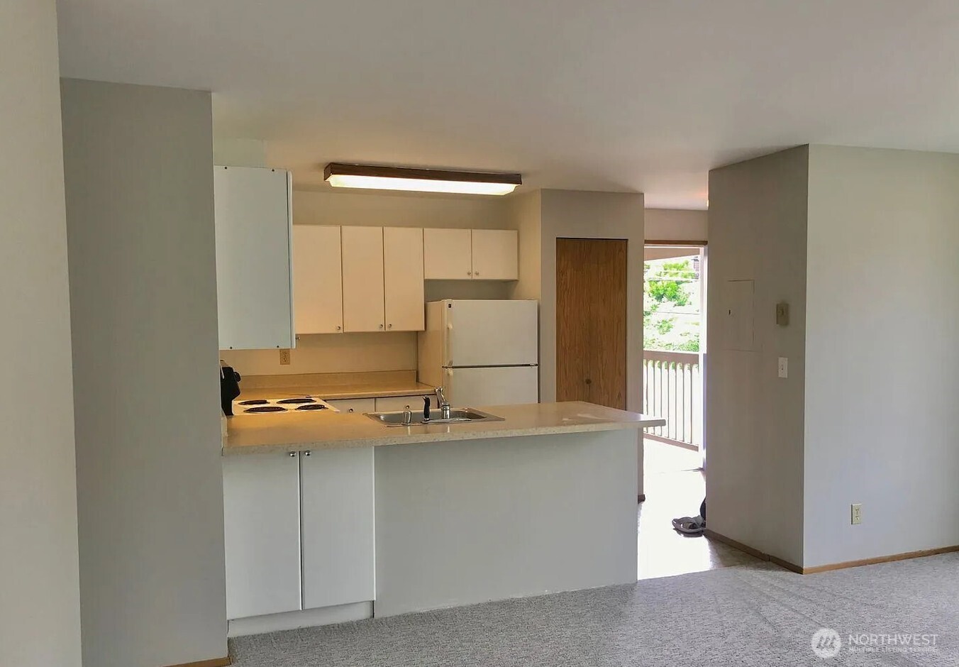 3660 Whitman Avenue N, Seattle, WA 98103-8768