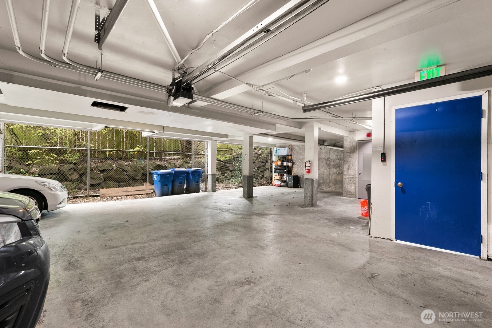 3660 Whitman Avenue N, Seattle, WA 98103-8768