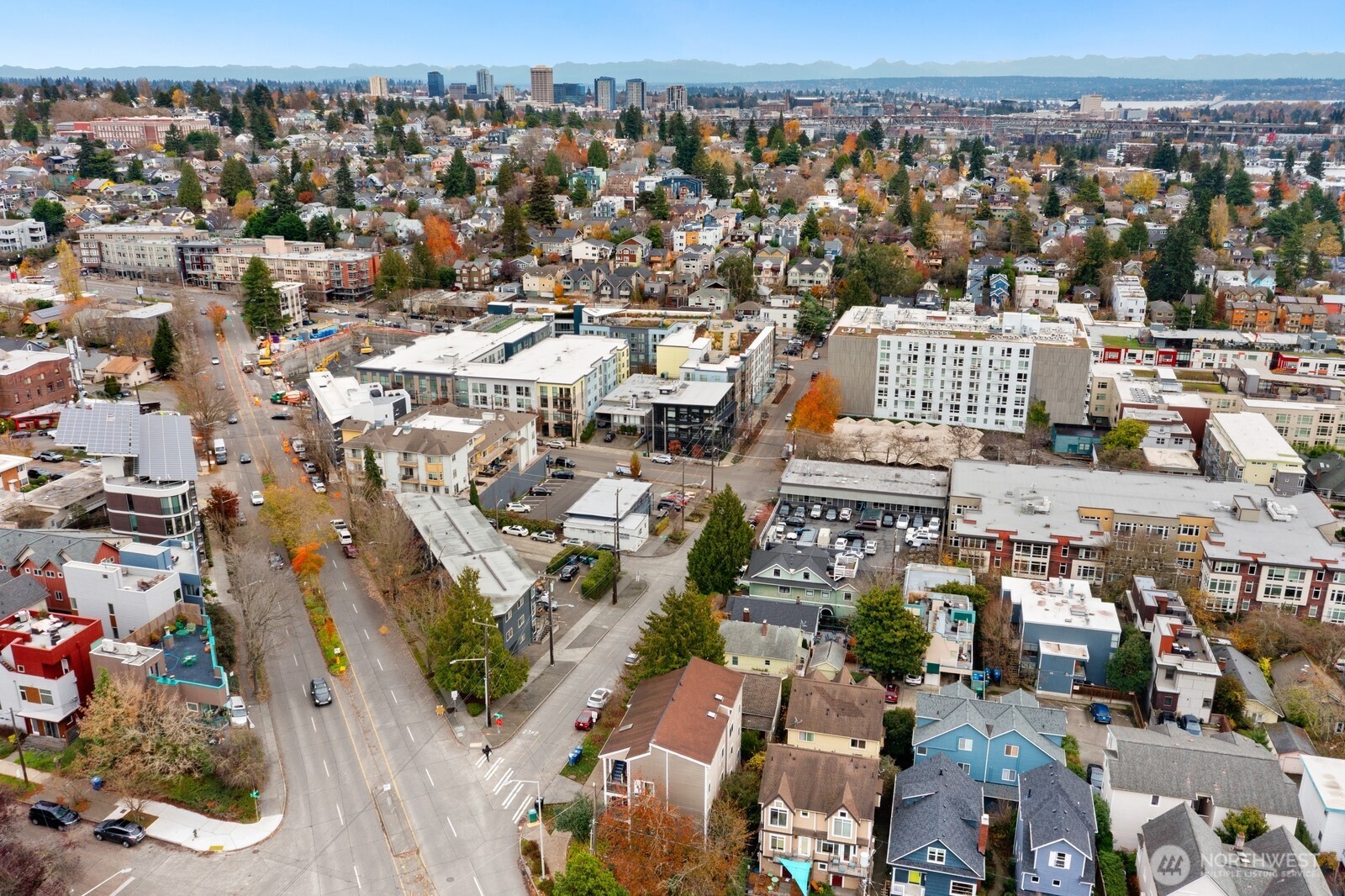 3660 Whitman Avenue N, Seattle, WA 98103-8768