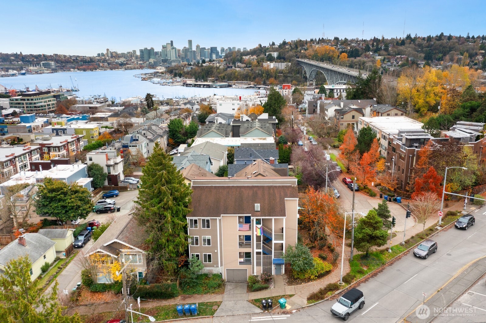 3660 Whitman Avenue N, Seattle, WA 98103-8768