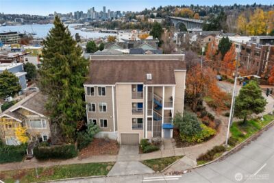 3660 Whitman Avenue N, Seattle, WA 98103-8768 - Photo 4