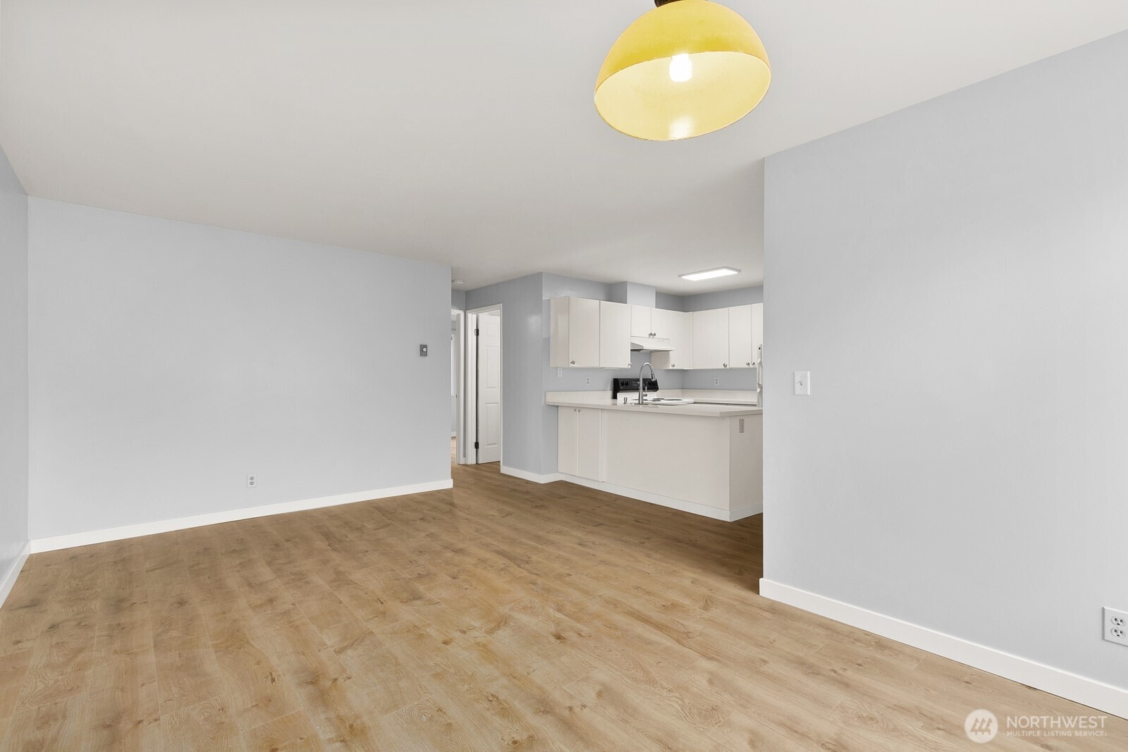 3660 Whitman Avenue N, Seattle, WA 98103-8768