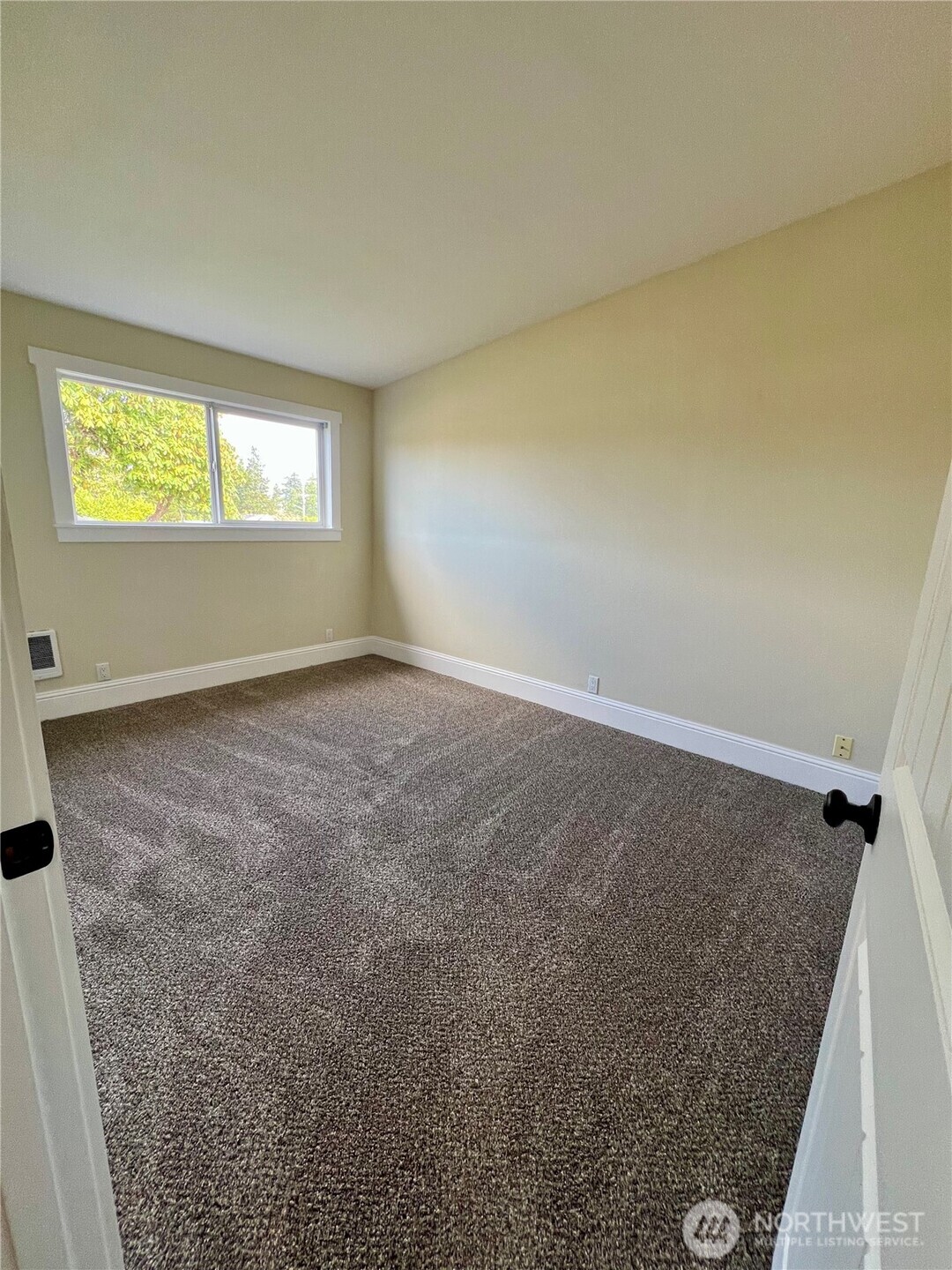 140 Newell Avenue , Westport, WA 98595