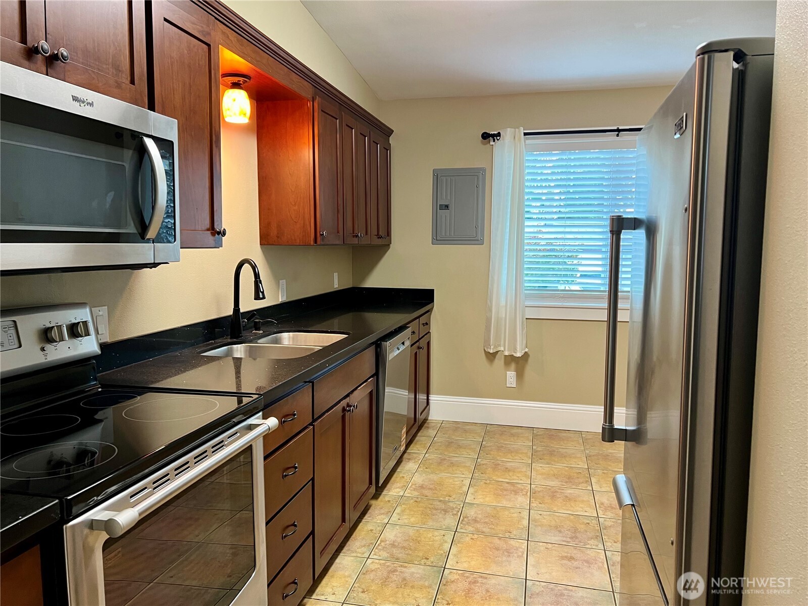 140 Newell Avenue , Westport, WA 98595