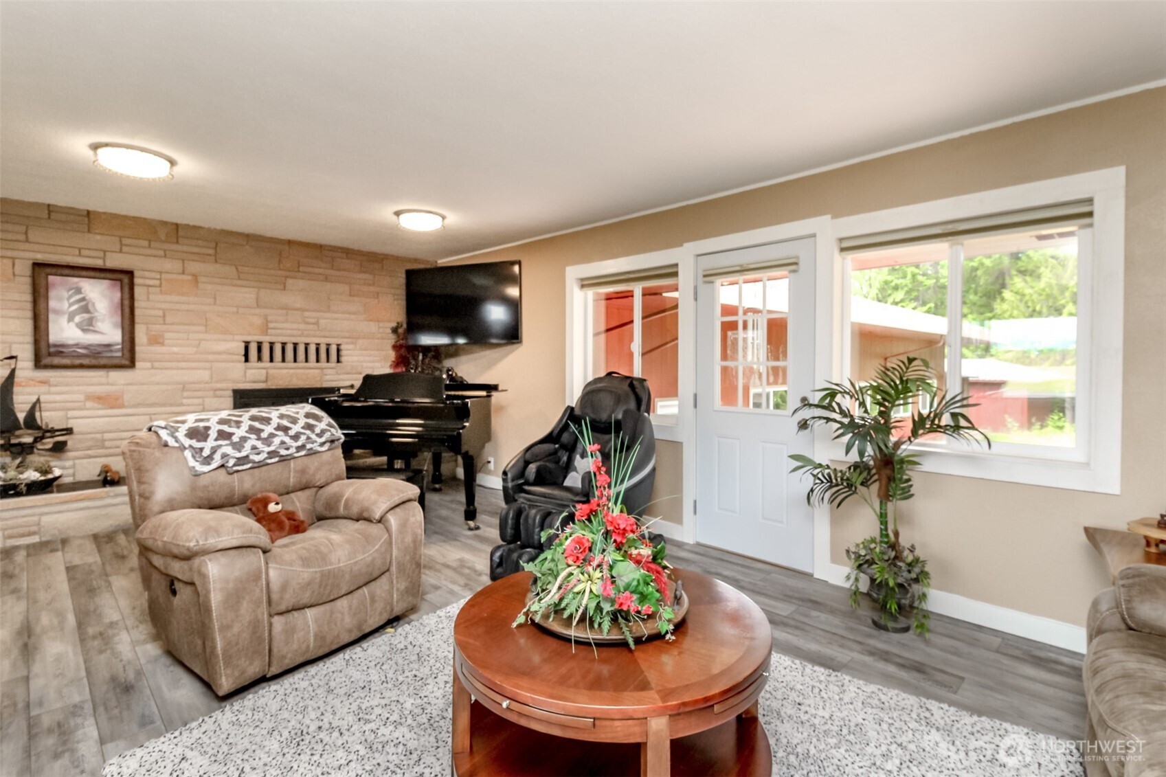 36510 Mountain Highway E, Eatonville, WA 98328