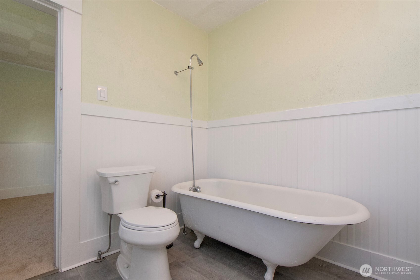 911 W Fifth Street , Port Angeles, WA 98363